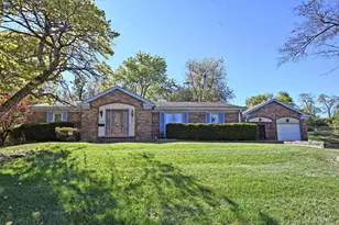 1136 Inner Cir Dr, Forest Park, OH 45240 - Photo 1