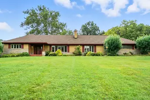 1398 Colonial Dr, Green Township, OH 45238 - Photo 1