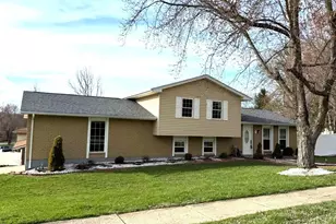 1 Pinehurst Ct, Fairfield, OH 45014 - Photo 1