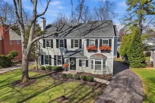 6710 Miami Bluff Dr, Mariemont, OH 45227 - Photo 1