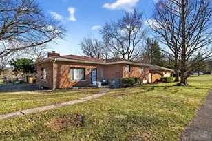 1301 Oakmont Ave, Hamilton, OH 45013 - Photo 1