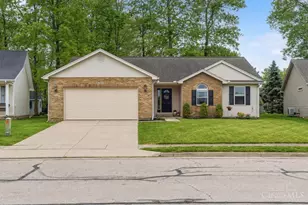 984 Country Oaks Ln, Wilmington, OH 45177 - Photo 1