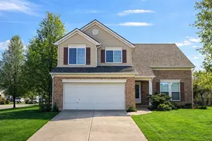 8724 Galecrest Dr, Hamilton Township, OH 45039 - Photo 1