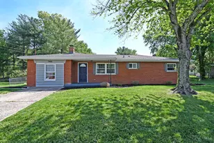 7406 Robin Dr, Hamilton Township, OH 45039 - Photo 1