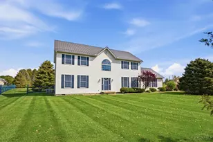 76 Whitethorne Ct, Wilmington, OH 45177 - Photo 1