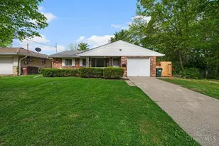 8997 Monsanto Dr, Springfield Township, OH 45231 - Photo 1