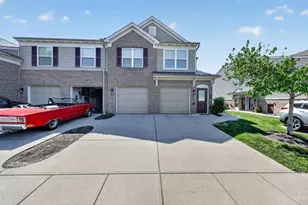 7615 Skyview Cir, Green Township, OH 45248 - Photo 1