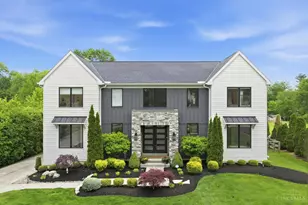 9932 Zig Zag Rd, Montgomery, OH 45242 - Photo 1