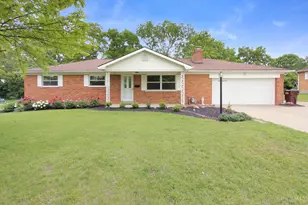 9046 Saxton Dr, West Chester, OH 45069 - Photo 1