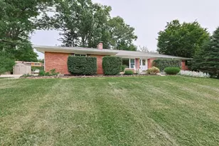 2443 Hunt Rd, Reading, OH 45215 - Photo 1