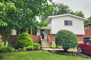 5619 Woodhaven Dr, Green Township, OH 45248 - Photo 1