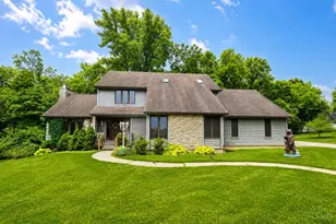 1749 Gloucester Dr, Fairfield, OH 45014 - Photo 1