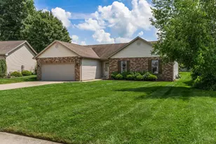 1004 Country Oaks Ln, Wilmington, OH 45177 - Photo 1