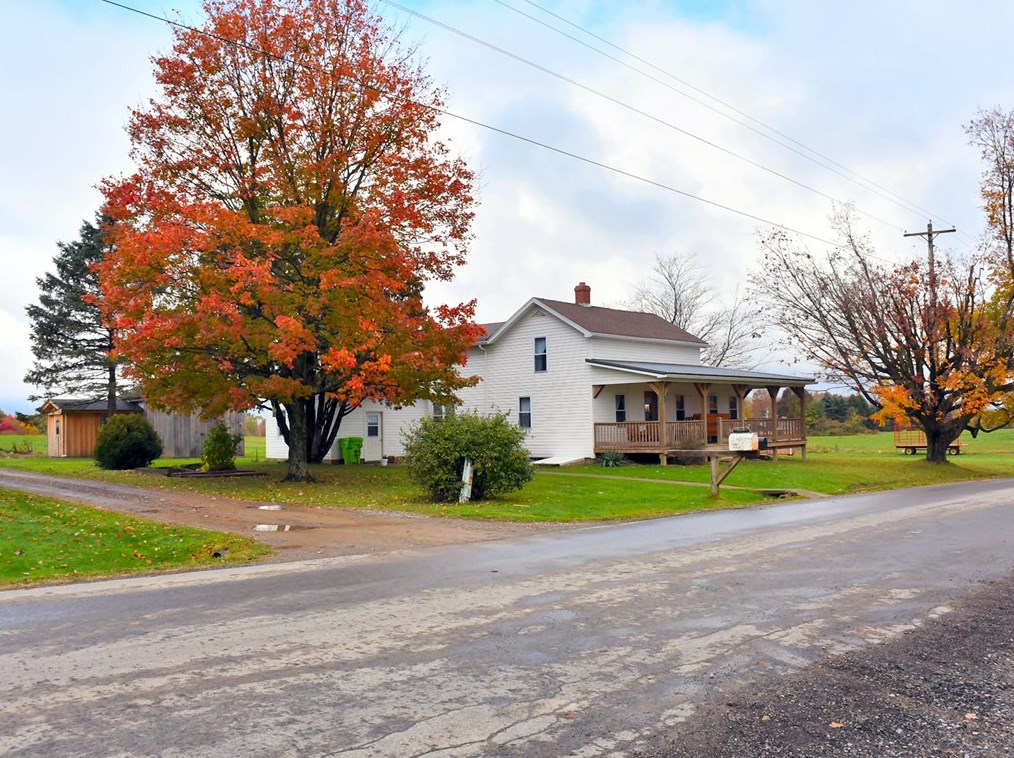 41794 Mageetown Rd, Centerville, PA 16404