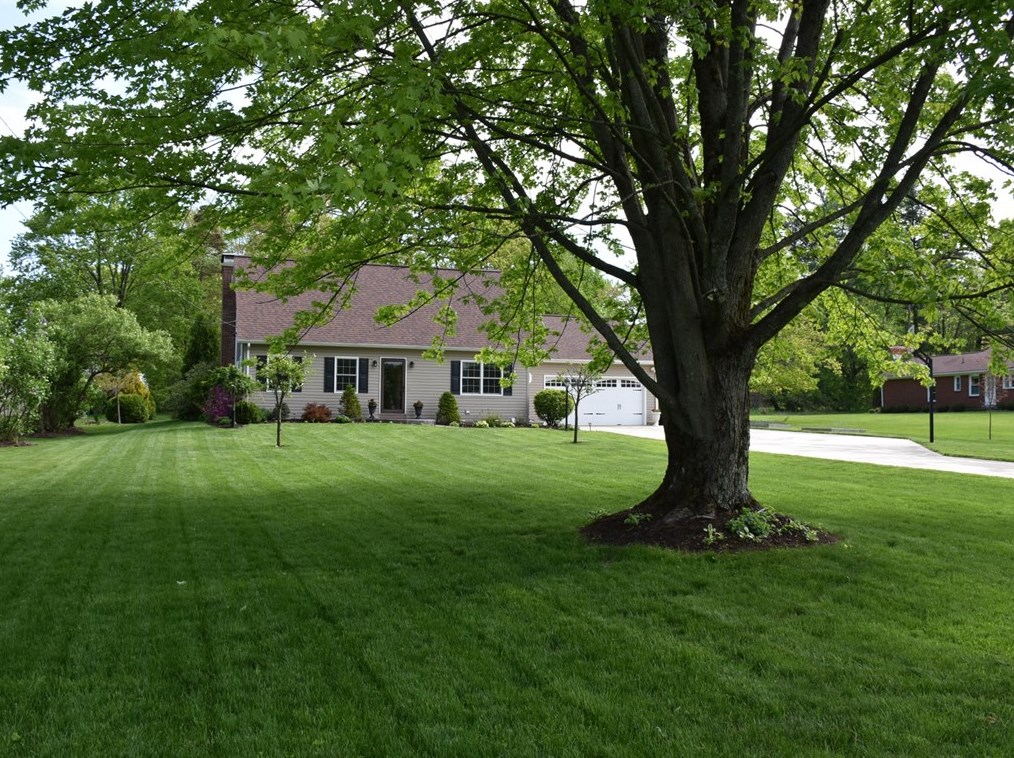 924 Beechwood Dr, Meadville, PA 16335