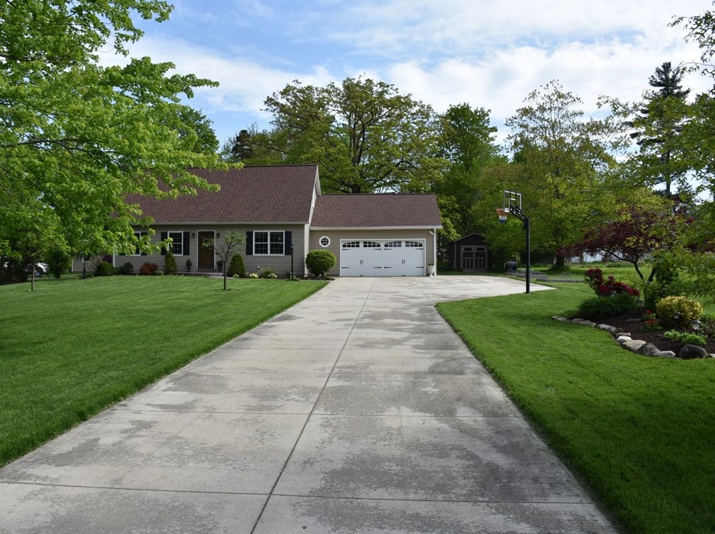 924 Beechwood Dr, Meadville, PA 16335