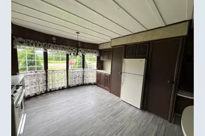 145/151 Sugarcreek Dr, Franklin, PA 16323 - Photo 15