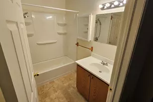 305 13th St - Apt J, Franklin, PA 16323 - Photo 7