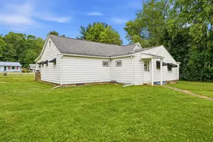 381 Sugarcreek Dr, Franklin, PA 16323 - Photo 9