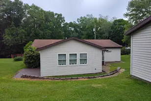 231 Manor Dr, Franklin, PA 16323 - Photo 3