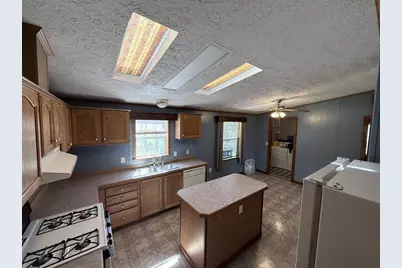 2148 Cranberry Rockland Rd, Kennerdell, PA 16374 - Photo 5