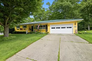 100 Beech Dr, Franklin, PA 16323 - Photo 1