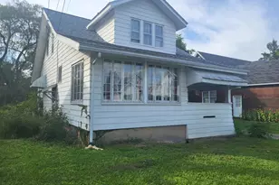 114 S 8th Ave, Clintonville, PA 16214 - Photo 1