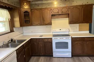 1075 E Main St, Clintonville, PA 16214 - Photo 7