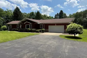 126 Twin Dr, Franklin, PA 16323 - Photo 1