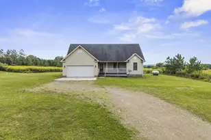 17043 Maple Dr, Saegertown, PA 16433 - Photo 1