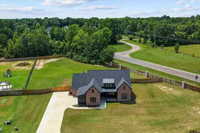 190 Brooks Dr, Gladewater, TX 75647 - Photo 33