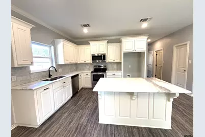 196 Twisted Oaks Dr., Rusk, TX 75785 - Photo 5