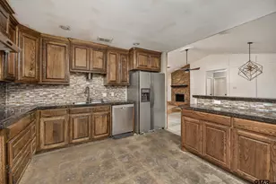 409 Shelly Dr, Whitehouse, TX 75791 - Photo 5