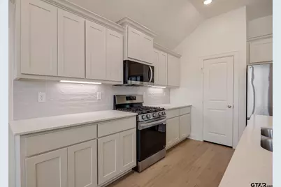 3007 Dogwood Park Ln, Tyler, TX 75707 - Photo 15