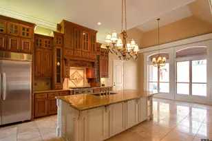 6805 Castle Pines Ct, Tyler, TX 75703 - Photo 9