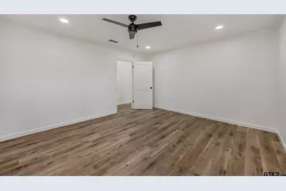 2000 W Oakwood St, Tyler, TX 75702 - Photo 23
