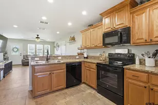 213 Freeman St, Lindale, TX 75771 - Photo 5