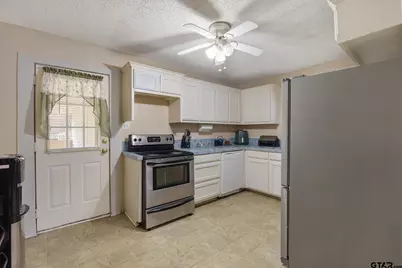 803 W Noble, Troup, TX 75789 - Photo 13