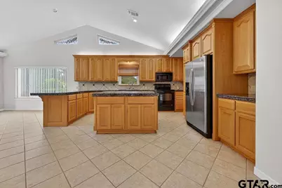 2436 Lakefront Shores, Athens, TX 75752 - Photo 11