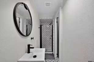408 S Sycamore St, Palestine, TX 75801 - Photo 25