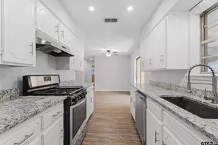 801 Sunset Dr, Overton, TX 75684 - Photo 9