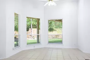18737 Oakbrook Rd, Tyler, TX 75703 - Photo 11