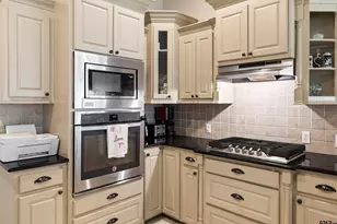 618 Huntwick Ln, Tyler, TX 75703 - Photo 9