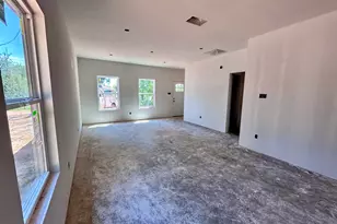 201 E Fleming, Longview, TX 75604 - Photo 3