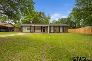 407 York Dr, Lindale, TX 75771 - Photo 3