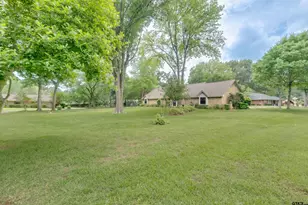 2405 Bentwood Dr, Palestine, TX 75803 - Photo 5