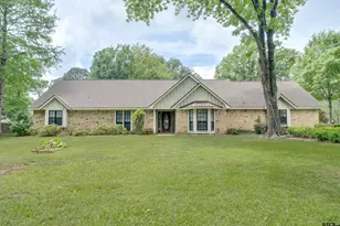 2405 Bentwood Dr, Palestine, TX 75803 - Photo 1