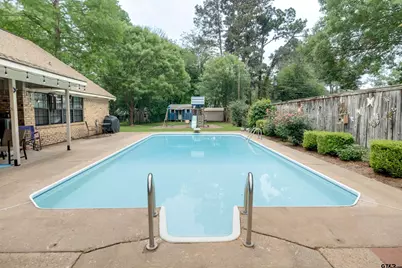 2405 Bentwood Dr, Palestine, TX 75803 - Photo 37