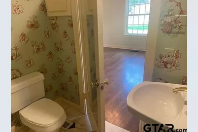114 E Second, Tyler, TX 75701 - Photo 17