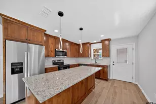 926 S Academy Ave, Tyler, TX 75701 - Photo 1
